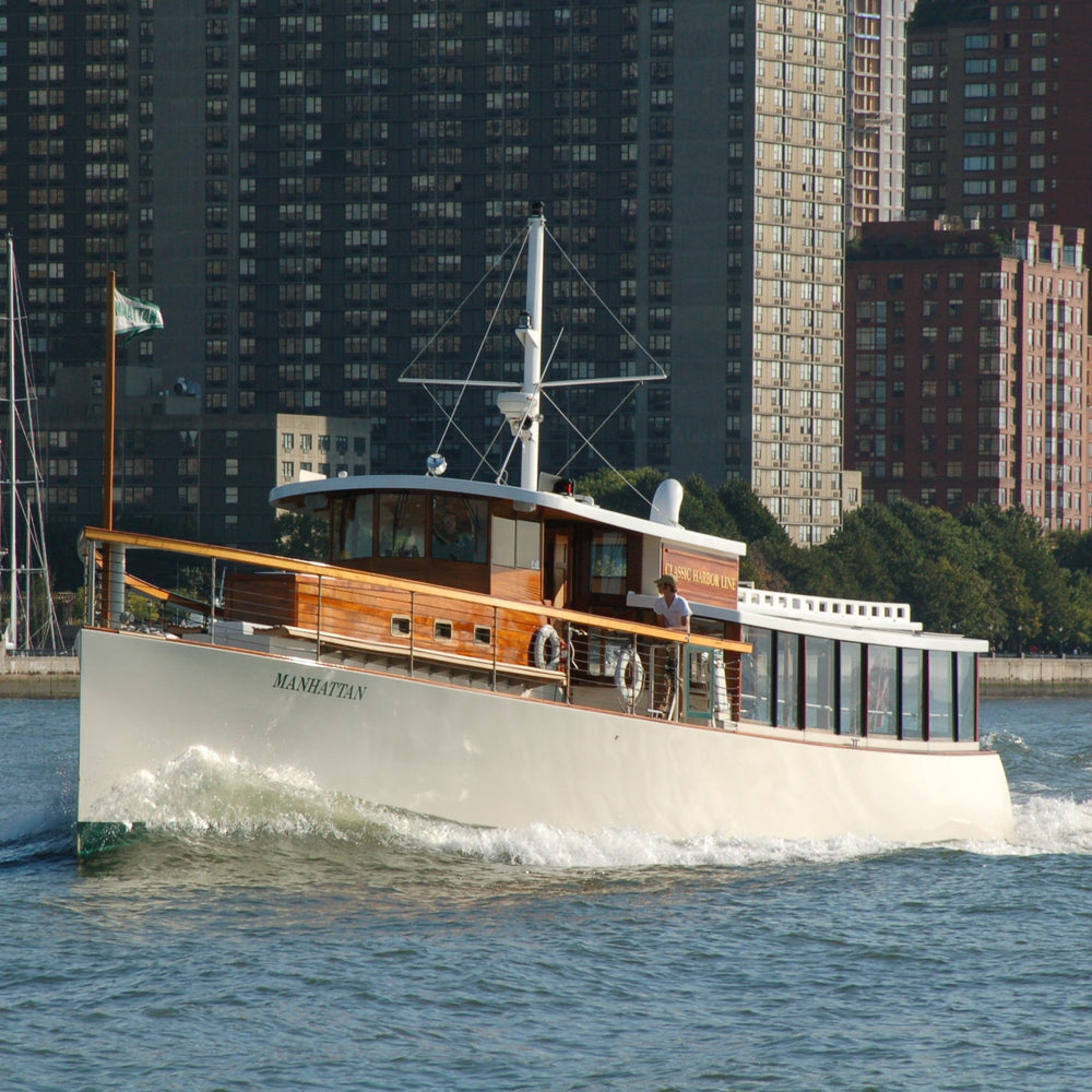 ON-WATER EXPERIENCE: Sunday Race Day on The Yacht Manhattan
